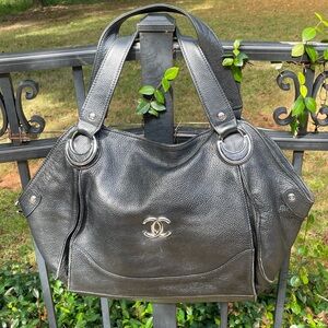 Leather shoulder tote bag